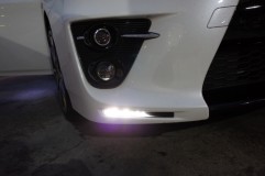 G'sプリウスのヘッドライト加工や他色々・・・。 純正デイライトは元々が5mm砲弾LEDという初期型仕様だったので、今回1WのHighPowerタイプに交換しました。