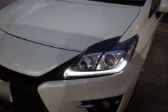 G'sプリウスのヘッドライト加工や他色々・・・。 アイラインのLEDも6000K程度のホワイトLEDに交換しました。