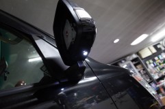 ディアスワゴンのウィンカーミラー加工とドア内の装飾LED ミラー下にもウェルカムランプを施工。