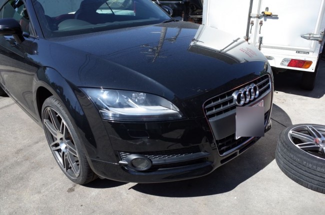 AUDI TTのキャリパーカバー取付 AUDI TTのキャリパーカバー取付