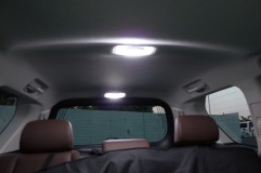 150系ランドクルーザープラドのフォグランプ他LED化 最近のトヨタ車はIC入りLEDを使うとまれにスマートキーと干渉してしまう場合があるため、今回は従来のSMDタイプを選択。明るさは十分です。