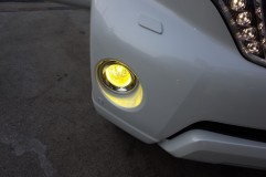 150系ランドクルーザープラドのフォグランプ他LED化 フォグランプは爆光LED。色はイエローを選択。かなり似合っています。