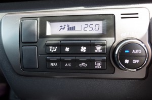 200系ハイエースのエアコンパネルLED打ち替え