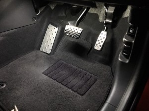 ヴェゼルRSの無限ミラー取付とフットランプ強化