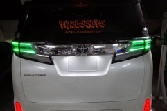 30ヴェルファイアのテールランプ加工 個人的には緑の色合いも好みです。