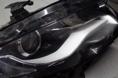 AUDI A4のヘッドライトクリーニング 一見きれいそうなヘッドライトですが・・・。