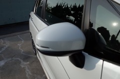  ミラーの余白が多いということで、ピンストライプと同じラインを貼り付けてみました。 