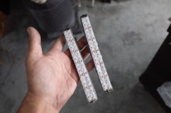  殻割りしてテープLEDを2本貼り付けて完成です。 