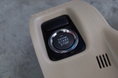 ランドクルーザー100のプッシュスタートスイッチ化 ということでアクリルで切り出しました。隙間なく純正のような仕上がりです。