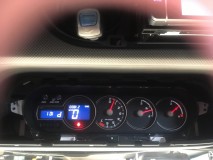 カローラルミオンのエアコンパネルのLED打ち替え スピードメーターは別グレードの車両から移植したそうです。文字盤自体に色が入っているので対応可能でした。