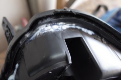モコヘッドライト移植(MRワゴンプロジェクタータイプ) 隙間が大きいところは使えませんが 密着しているところはこれで接着すれば元々よりも強度出ます。