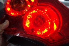 スカイラインV36のテールランプとスピードメーター修理 LED1灯が完全にやられています。