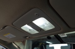  今日のメインはこちら室内灯のLED。カバーも洗浄したので天井内張りとのコントラストがやばいです。 