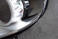 CX5のヘッドライト加工 迷わずガッツリ切開します。チューブで隠れる部分なので大胆にカットします。