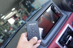 COPEN(コペン) セロの バックカメラ&ドラレコカメラ取付 本体下から太いコネクターが3本出ています。結局ナビに接続して映像もそちらで確認することになりました。だったらナビ自体にその機能が装備されればいいのに。