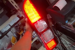ハイエースのテールランプ修理 ブレーキ、明るすぎるでしょ~