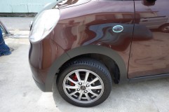 モコのプロジェクターヘッドライト移植作業 その2 フェンダー部分も塗り分けすることで、あたかもオーバーフェンダーを組んだみたいになってます。いいセンスですね