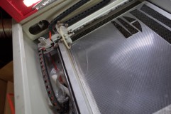 60ハリアーのテールランプシーケンシャルとヘッドライトウィンカー加工 レーザー加工機でクリスタルカットアクリルを切り出します。