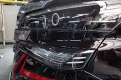 30機動戦士ヴェルファイア 襲来!! ヘッドライトを加工させていただきました。 全行程で3日間の大工事でしたがなんとか無事にインストール成功。