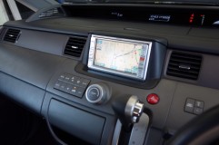 RG ステップワゴンの地デジチューナー取付とスピードメーター修理 今回はこちらのHONDA純正ナビの外部入力を使って、地デジの放送を受信します。