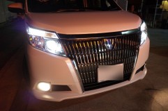 エスクワイアの室内灯LED化 当初フォグランプの施工も予定されていましたが、次回に延期して室内灯改造に力を入れることにしました。