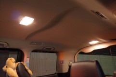 エスクワイアの室内灯LED化 元々は電球タイプで薄暗い照明でした。