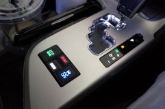  シフトゲートを白色LEDに交換すると、漏れた光がうっすらと良い感じに見えます。 