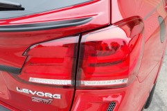 レヴォーグのテールランプ加工とToyota純正シャークフィンアンテナ取付 外品テールをシーケンシャル仕様に変更しました。
