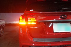 レヴォーグのテールランプ加工とToyota純正シャークフィンアンテナ取付 シーケンシャルウィンカーに変更。点灯パターンはお客様のご希望で制作しました。