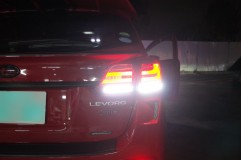 レヴォーグのテールランプ加工とToyota純正シャークフィンアンテナ取付 バックランプも全数点灯します。