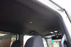  天井も黒仕様で高級感UPです。 