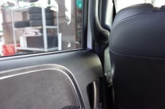 ここの手摺カバーに取り付けします。 