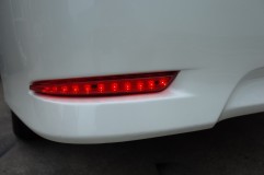  テールランプと雰囲気もあっている感じです。こっちのほうが純正っぽいですね～ 