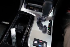 200系クラウンのインパネのLED打ち換え 定番のPower赤・EV青です。