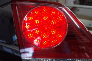200系クラウンのテールランプ（ゲート側）のLED修理