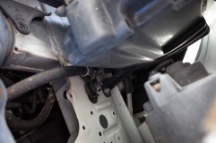 30エスティマのフォグランプHID施工 裏側はカバーではなくゴムブーツなので、加工等は無しでいけそうです。
