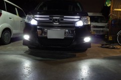 ステップワゴンの全LEDカスタム施工 フォグランプは当方の在庫の中では暗い方です。