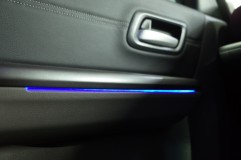 フリードの天井間接照明取り付け LEDは高輝度タイプで打ち換えしました。
