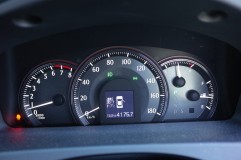 200系クラウンのオーディオパネルLED打ち替えとスピードメータ色変更 もともと落ち着いた白色のメーターを