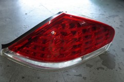 BMWのテールランプ修理 多分中古品でもかなりいい値段するんでしょう。 直せるものは直しましょう!!