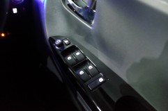 タントの室内パネルLED打ち替え タントはPWスイッチとミラースイッチが難所。結構な割合でDIYユーザーは失敗しており、先日施工させていただいたお客様もこのスイッチで失敗して当店にご依頼いただきました。