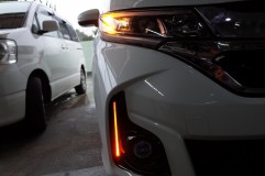  ウィンカー点灯すれば白を消してウィンカーに切り替わります。 
