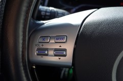 MPVのパネル類LED打ち替え ステアリングスイッチはハンドル脱着が必要です。