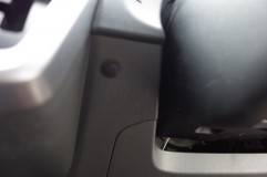  スイッチは運転席の近くで操作しやすい位置へ配置しました。 