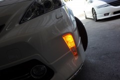 プリウスアルファーのデイライト交換とフォグLED交換 もちろんウィンカー点灯時はアンバーに点灯します。