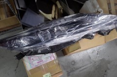 60ハリアーの流れるシーケンシャルウィンカー施工(郵送依頼) 受け取ったヘッドライトです。完璧な梱包で安心して開封できました。今回は「ゆうパック」で送っていただきましたが、流石に日本郵政、箱へのダメージも皆無でしたね~。飛脚や黒猫も昔に比べたらマシになりましたが、やはり郵便局はダントツ品質です。