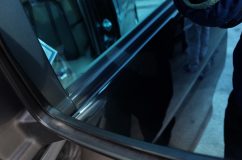 ディアスワゴンのミラーウィングシーケンシャルウィンカー取付 一応点灯中の画像です。さすが防眩ミラー、なかなか見えづらいですが、夜は問題なく見えるはずです。