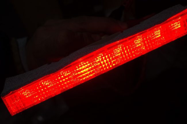 GEフィットのハイマウントブレーキLEDの修理 GEフィットのハイマウントブレーキLEDの修理