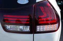 30系ハリアーのヘッドライト&テールランプ外品取り付け テールランプのウィンカーはシーケンシャル点滅(流れるウィンカー)で、ファイバーテールもいい感じですね。