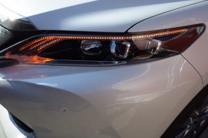 ６０ハリアーのヘッドライト流れるウィンカー（シーケンシャル点灯）施工